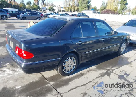 1997 Mercedes-Benz E 320 z USA, uszkodzony, nr VIN WDBJF55FXVA310654